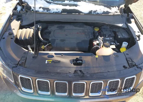 2018 Jeep Compass Latitude 4X4 z USA, uszkodzony, nr VIN 3C4NJDBB6JT484222